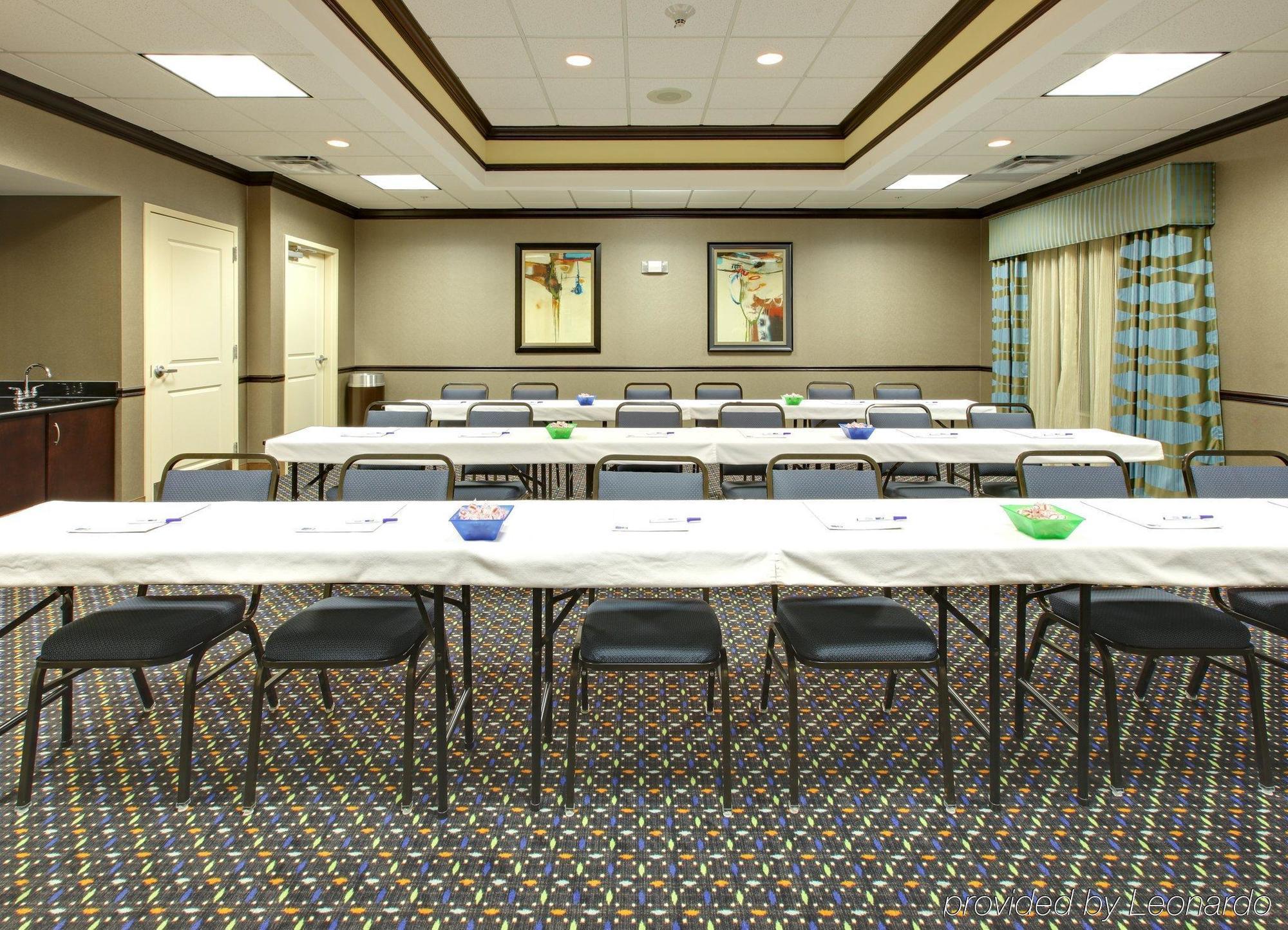 Holiday Inn Express & Suites Covington By Ihg Удобства фото