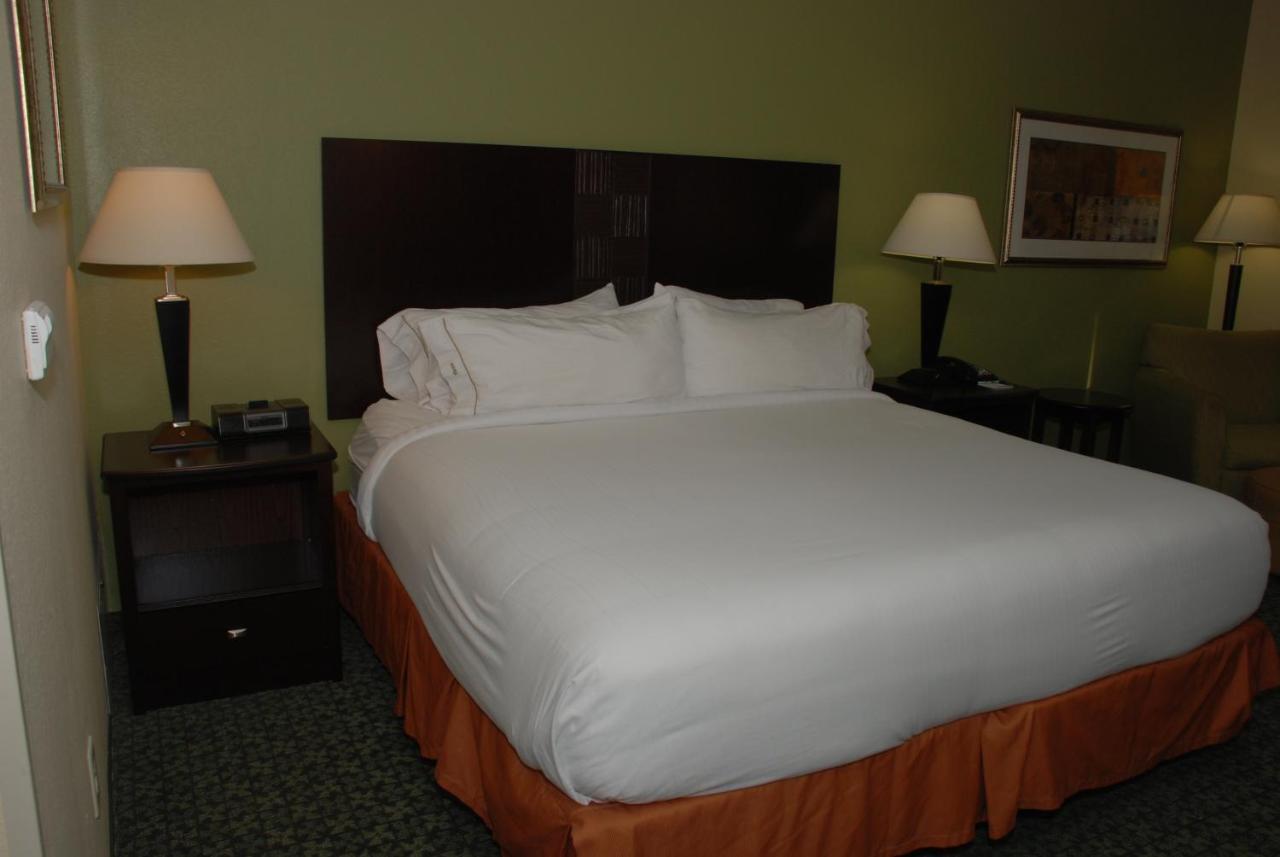 Holiday Inn Express & Suites Covington, An Ihg Hotel Экстерьер фото